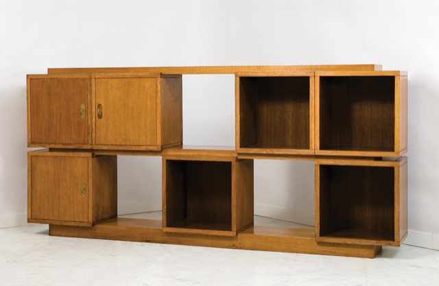 Mobile a giorno in legno