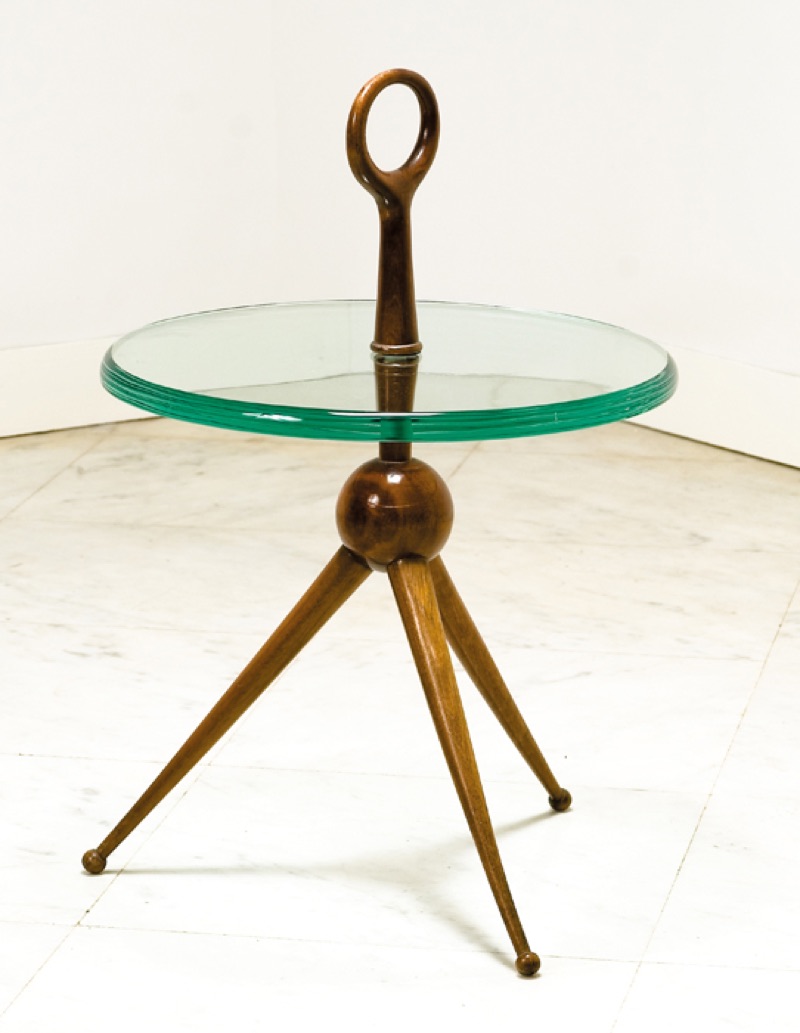 Tavolino a tripode con piano in vetro